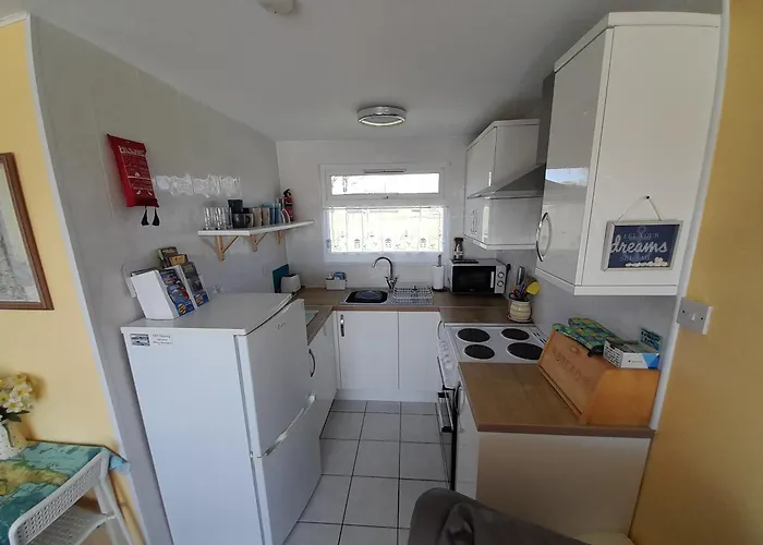 \'Sunnyside\' Chalet, Walk To The Beach & Close To Norfolk Broads - Pet Friendly!